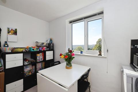 2 bedroom flat for sale, Castle Road, Salisbury