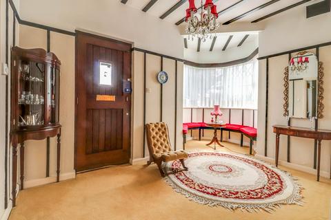 3 bedroom bungalow for sale, Thorpe Hall Avenue, Thorpe Bay SS1