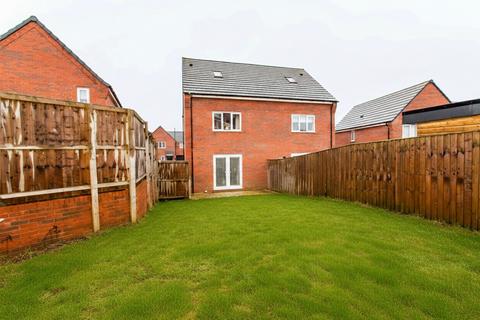 3 bedroom semi-detached house for sale, Kernel Way, Shirebrook, NG20