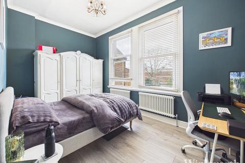2 bedroom apartment to rent, Leopold Road, London, W5