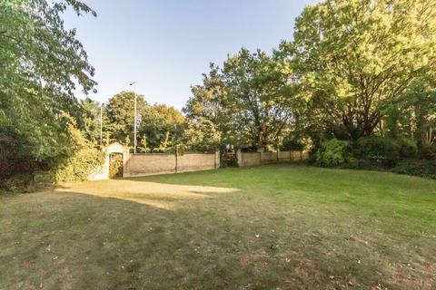 undefined, Garrick Close, London W5