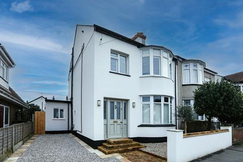 4 bedroom semi-detached house for sale, Cliffsea Grove, Leigh-on-sea, SS9