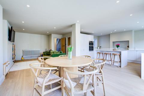 4 bedroom semi-detached house for sale, Cliffsea Grove, Leigh-on-sea, SS9