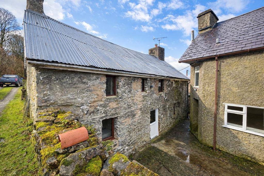 House in Cellan, Tafnardy, Llanfair Clydogau - More