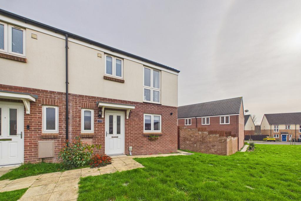 Beautifully Presented Three Bedroom Home Overlook