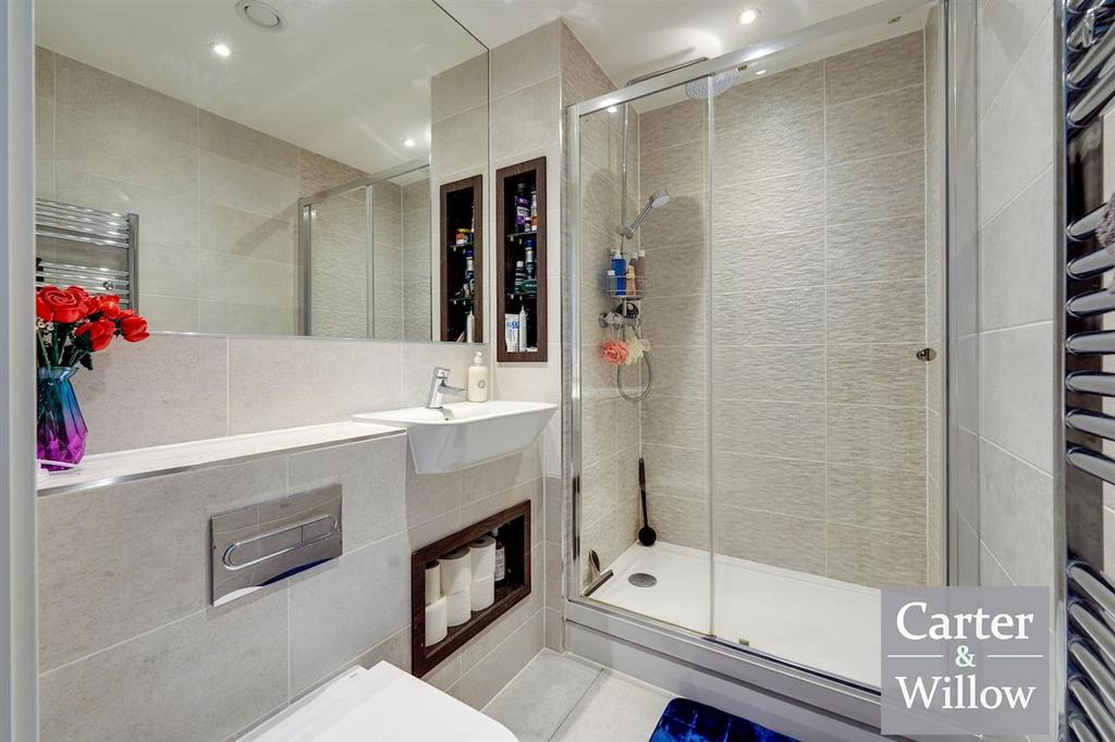 En suite shower