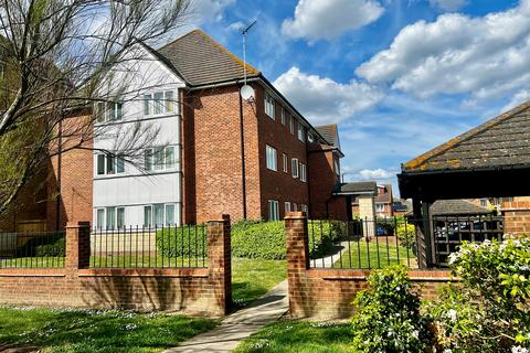1 bedroom flat for sale, St. Leonards Close, Grays