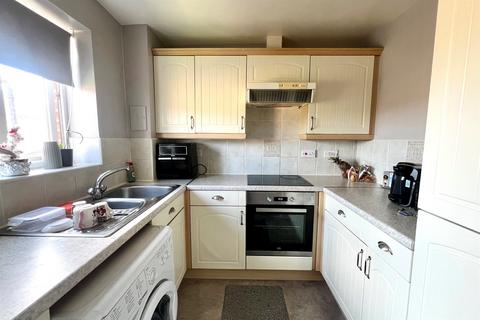 1 bedroom flat for sale, St. Leonards Close, Grays