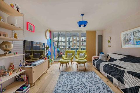 3 bedroom terraced house for sale, Coston Walk, London, SE4