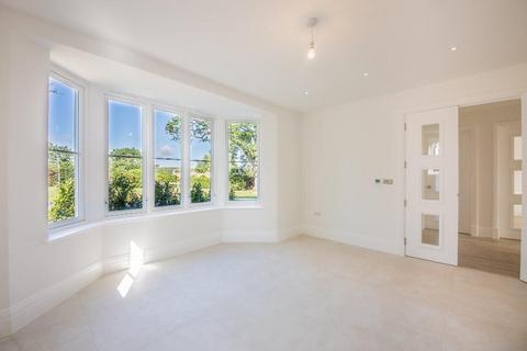 4 bedroom semi-detached house for sale, Kendrick Drive, Barnet EN4