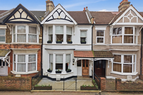 undefined, Montpelier Gardens, East Ham
