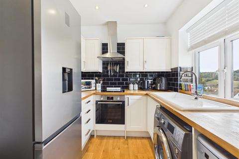2 bedroom flat for sale, Downs Road, Coulsdon CR5