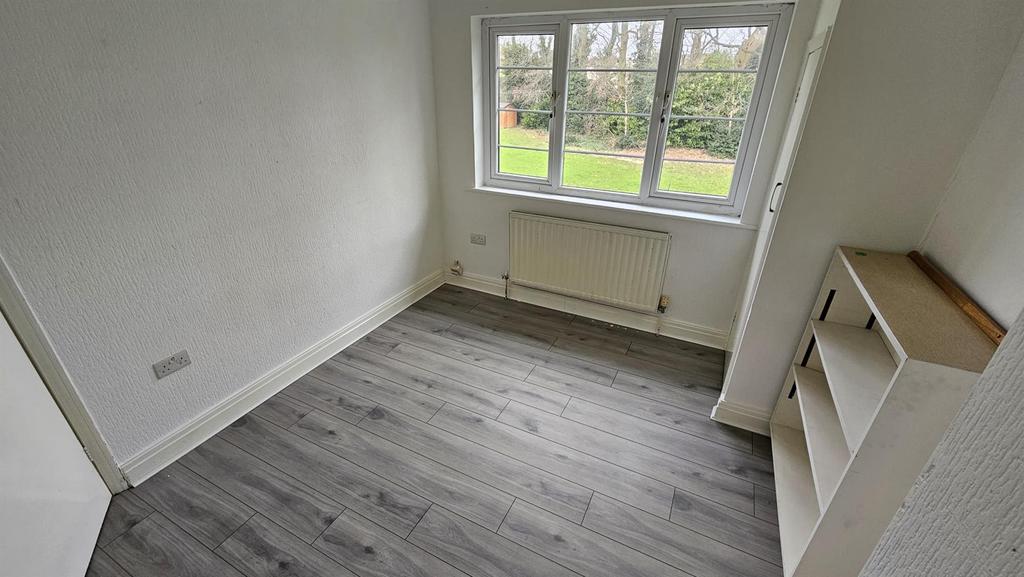 40 RG- Bedroom 3.jpeg