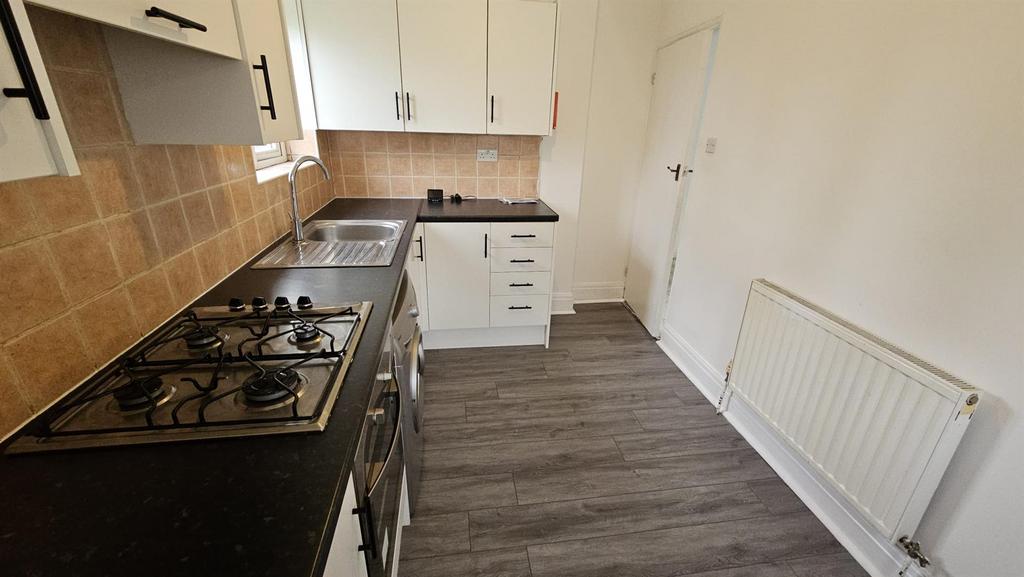 40 RG- Kitchen 2.jpeg