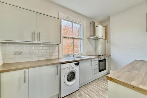 3 bedroom apartment to rent - Upper Square, Isleworth TW7