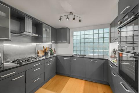 2 bedroom flat for sale, Naoroji Street, Islington, London