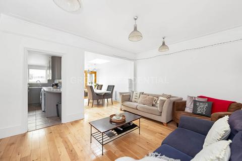 3 bedroom semi-detached house for sale, Eton Avenue, New Malden