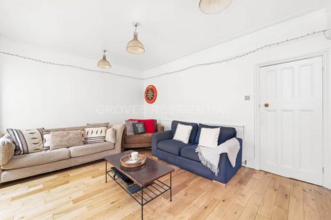 3 bedroom semi-detached house for sale, Eton Avenue, New Malden