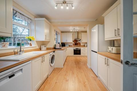 3 bedroom semi-detached house for sale, Gaskell Close, Holybourne, Alton, Hampshire, GU34