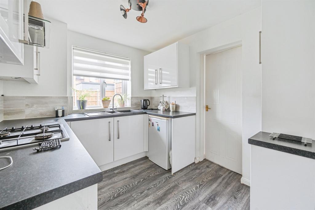 Kitchen: