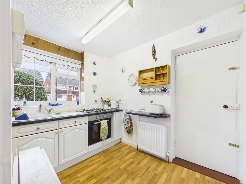 Kitchen 2.jpg
