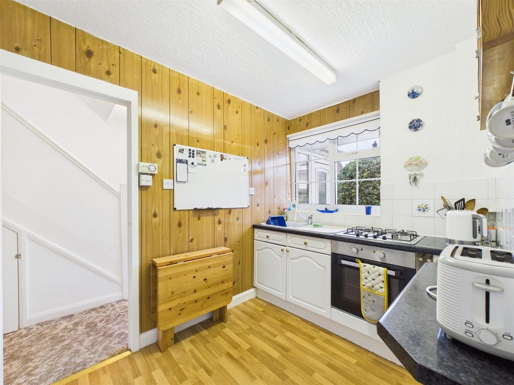 Kitchen 4.jpg