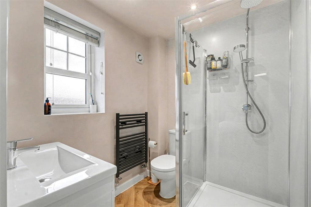 Ensuite 1.jpeg