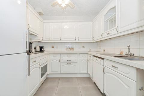 2 bedroom ground floor flat for sale, High Street, Bushey