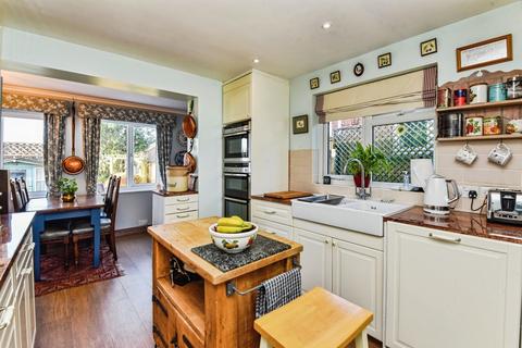 2 bedroom detached bungalow for sale, Champney Road, Frome