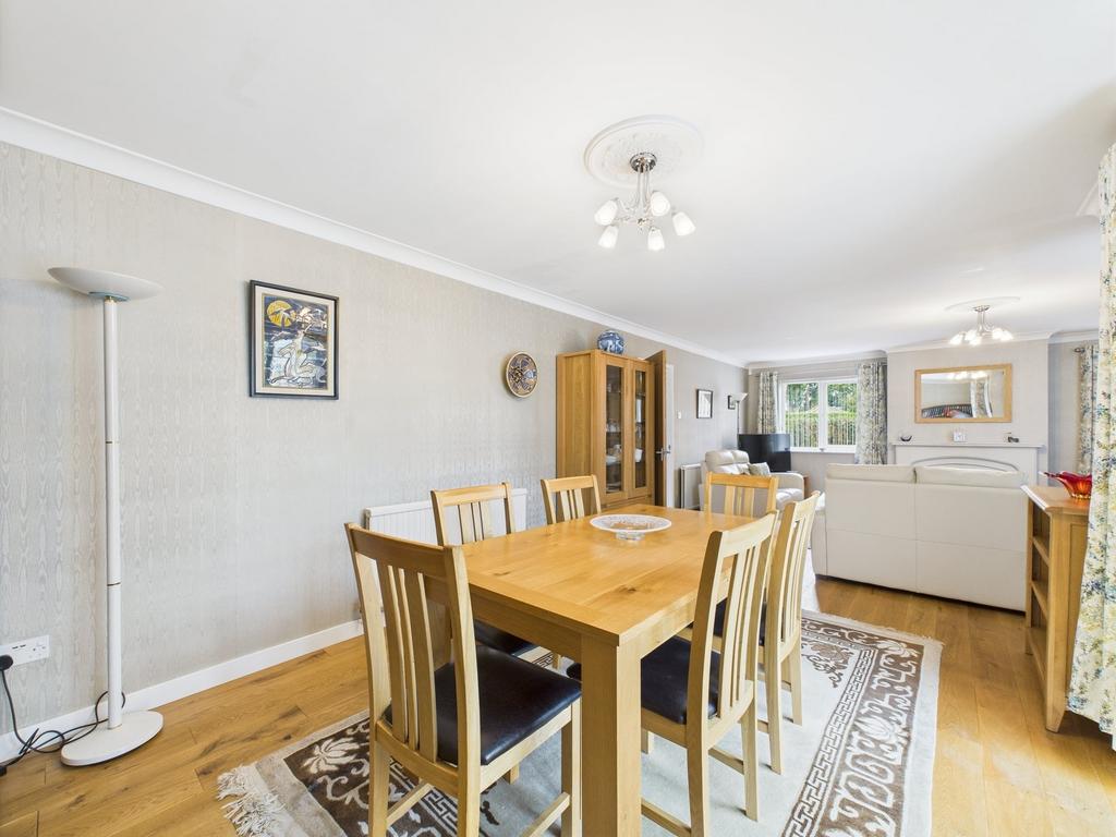 Open plan lounge & dining room
