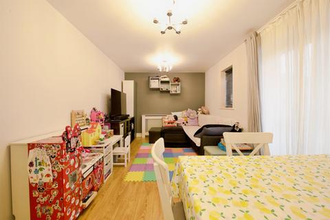 2 bedroom apartment for sale, Cezanne Road, Watford
