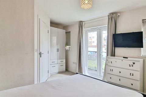 2 bedroom apartment for sale, Cezanne Road, Watford