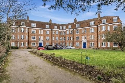 2 bedroom flat to rent, Park Road, East Twickenham TW1