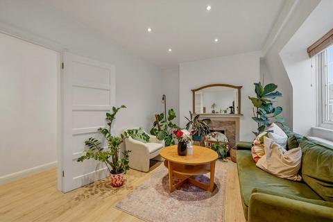 2 bedroom flat to rent, Park Road, East Twickenham TW1