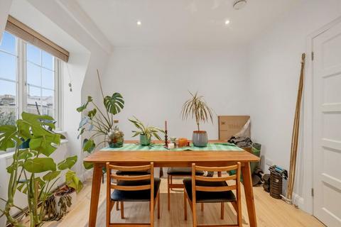 2 bedroom flat to rent, Park Road, East Twickenham TW1