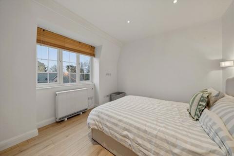 2 bedroom flat to rent, Park Road, East Twickenham TW1
