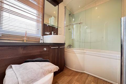 3 bedroom static caravan for sale, Three Bedroom Swift Bordeaux Exclusive 2017 Pevensey Bay Holiday Park, Eastbourne BN24