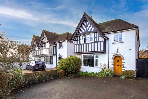 Kings Drive, EASTBOURNE