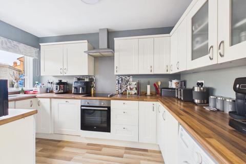 4 bedroom cottage for sale, Scarborough Road, Malton YO17
