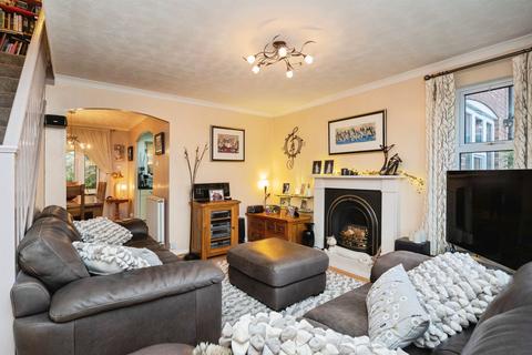 4 bedroom semi-detached house for sale, Hazelwood Close, Tunbridge Wells