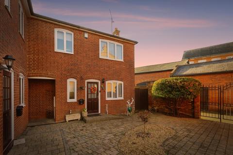 2 bedroom semi-detached house for sale, Market Square, Leighton Buzzard