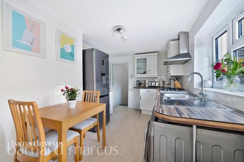 1 bedroom flat for sale, Geldart Road, London