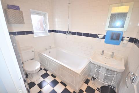 2 bedroom terraced house to rent, Aldborough Road South, IG3 8EY