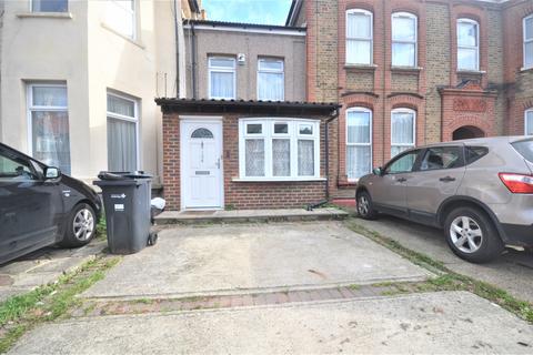 2 bedroom terraced house to rent, Aldborough Road South, IG3 8EY