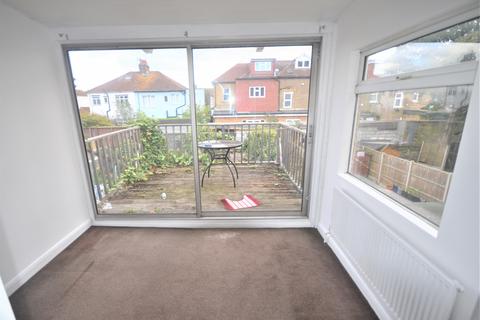 2 bedroom terraced house to rent, Aldborough Road South, IG3 8EY