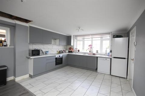 undefined, Brook Road, Brentwood