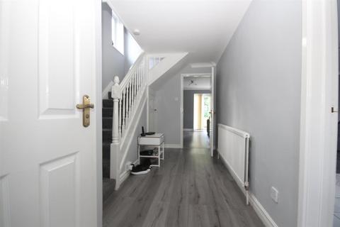 undefined, Brook Road, Brentwood