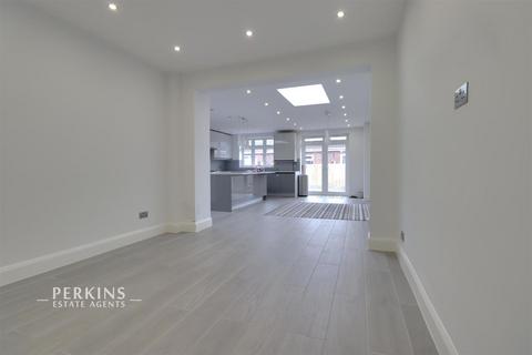 4 bedroom house to rent, Southall, UB1