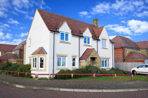 4 bedroom detached house for sale, Morgans Road, Calne