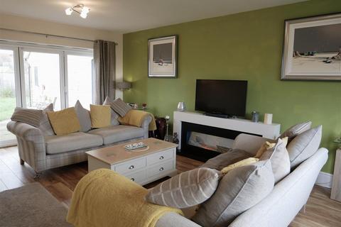 4 bedroom detached house for sale, Morgans Road, Calne